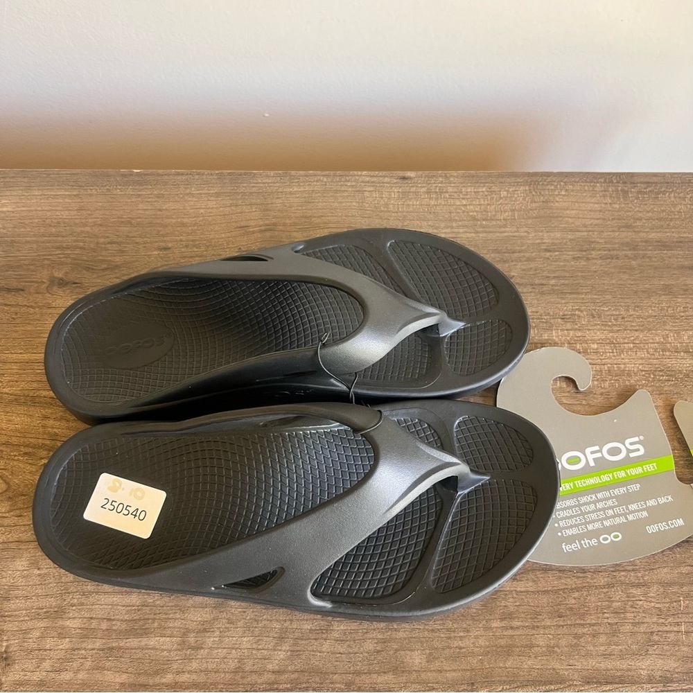 OOFOS Women's Gray Sandals